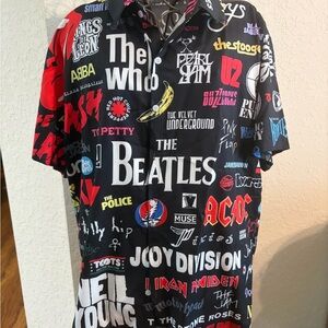 Men's Black Graphic Rock Band Short Sleeve Button Up Shirt Size L